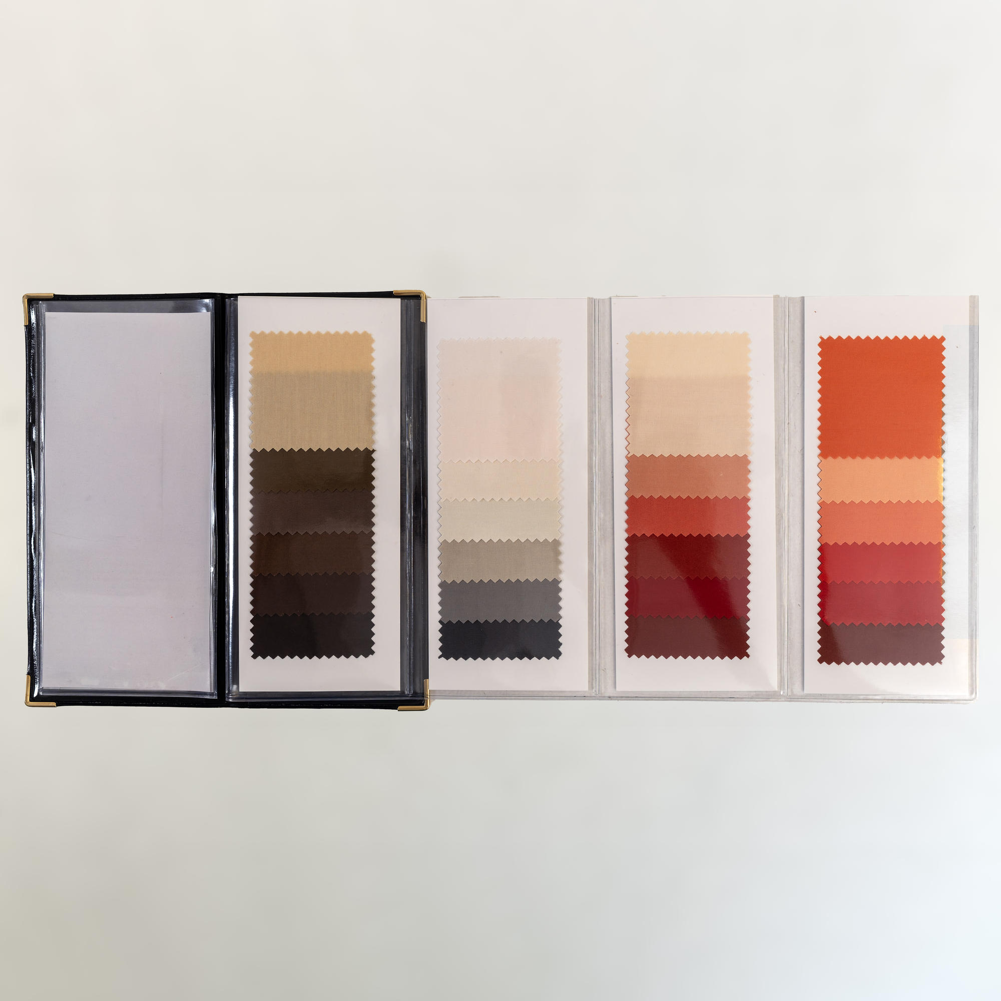 Soft Autumn Extended Seasonal Wallet second palette with wallet
