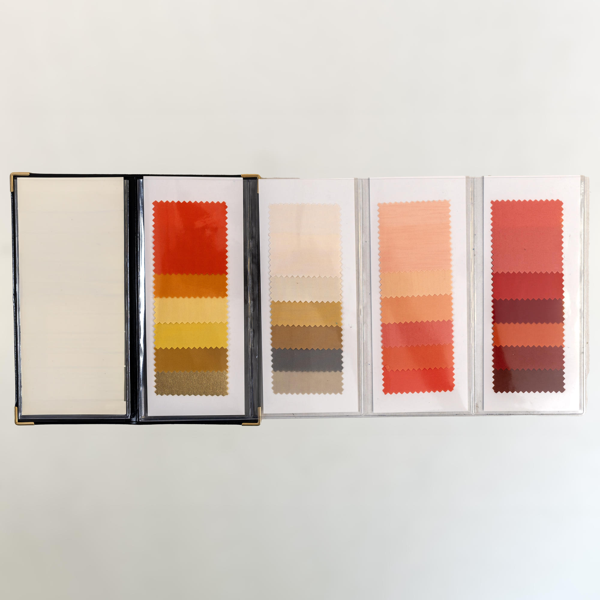 Warm Autumn Extended Seasonal Wallet second palette with wallet