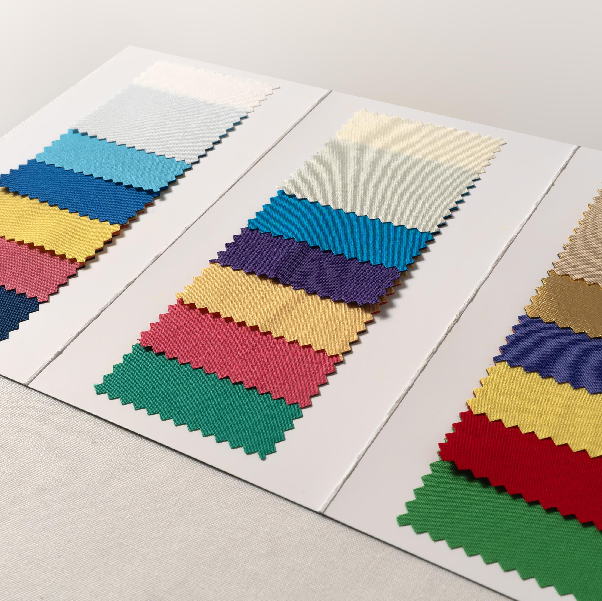 12-Seasonal Wallets - Clear Spring